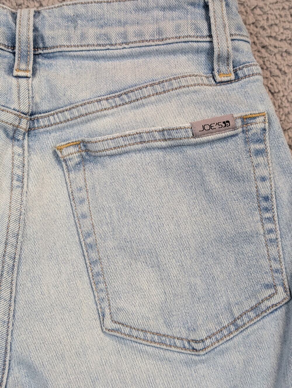 Joe's Jeans Women's Size 26 Light Wash Button Fly Straight Leg (1129)